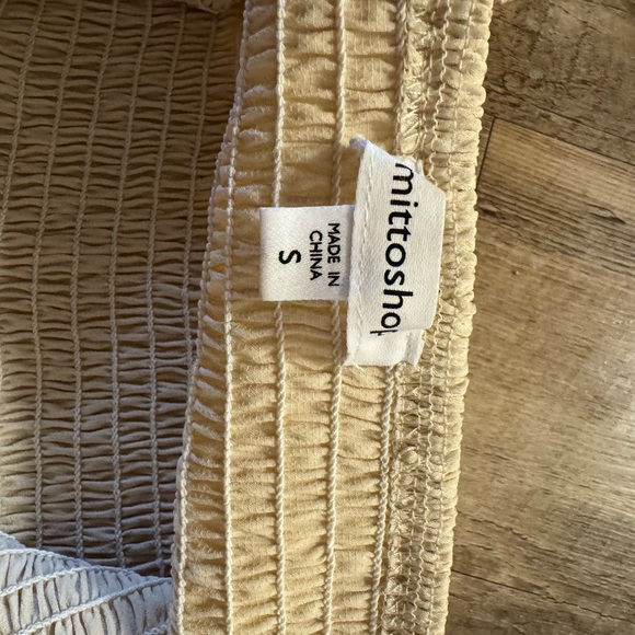 MittoShop Cream Puff Sleeve Smocked Crop Top Size S - Picture 4 of 5